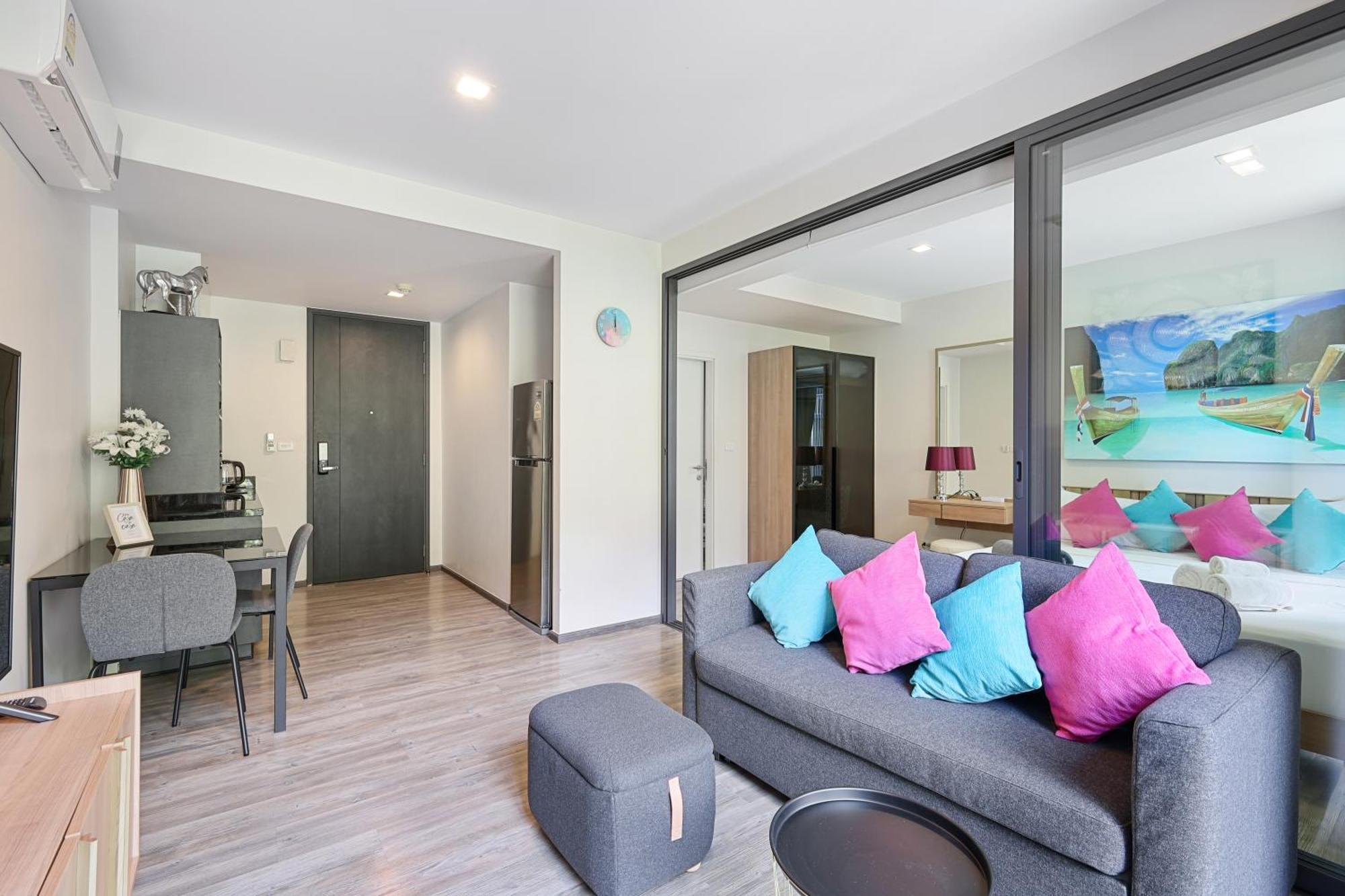 The Deck Condominium Patong Beach Экстерьер фото