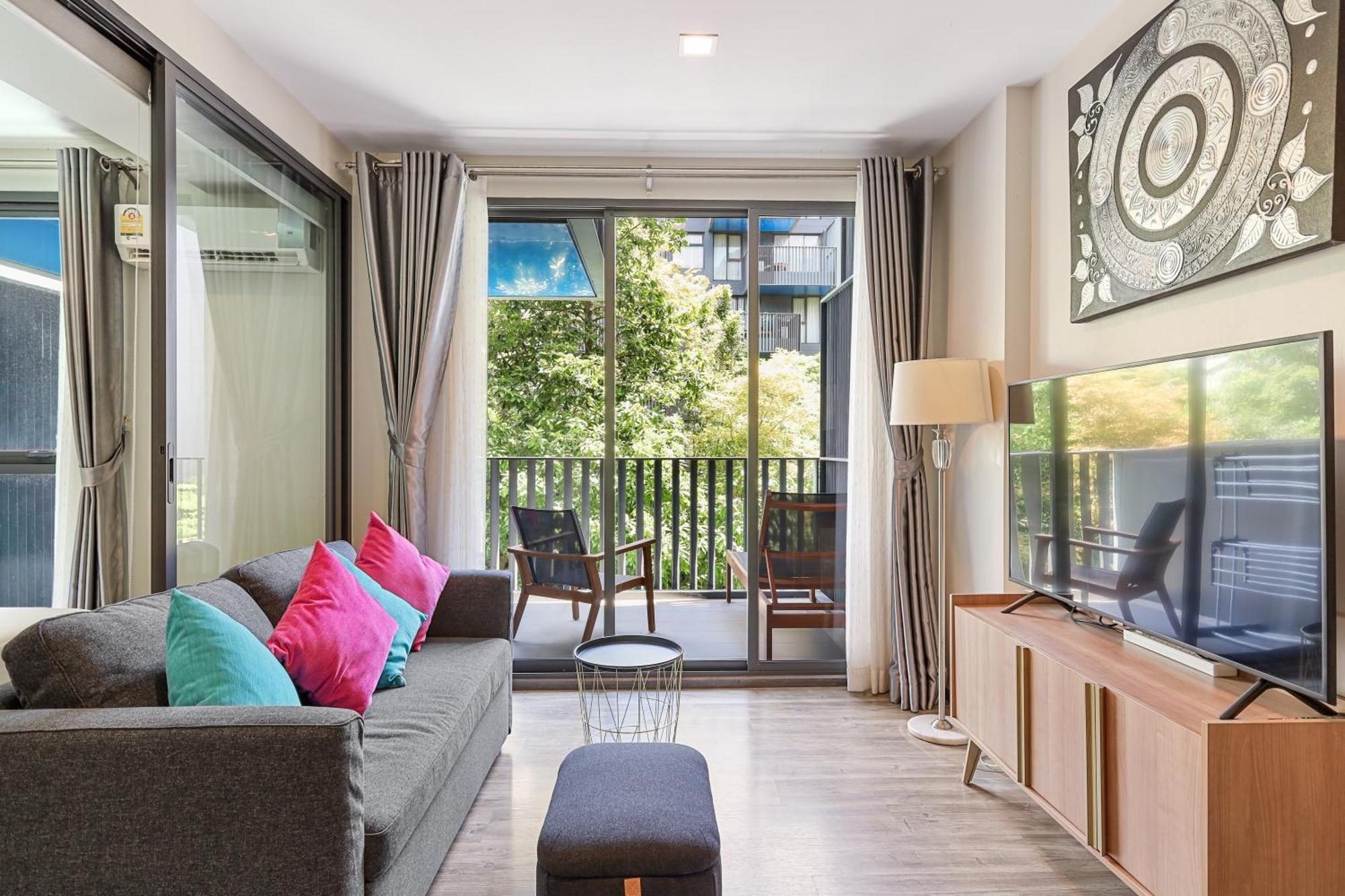 The Deck Condominium Patong Beach Экстерьер фото