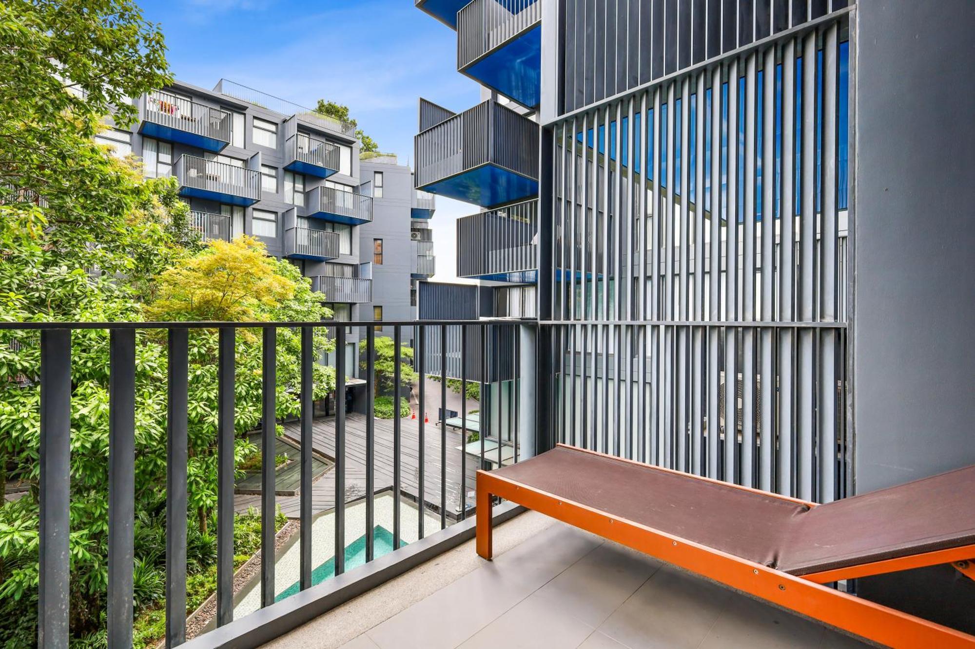The Deck Condominium Patong Beach Экстерьер фото